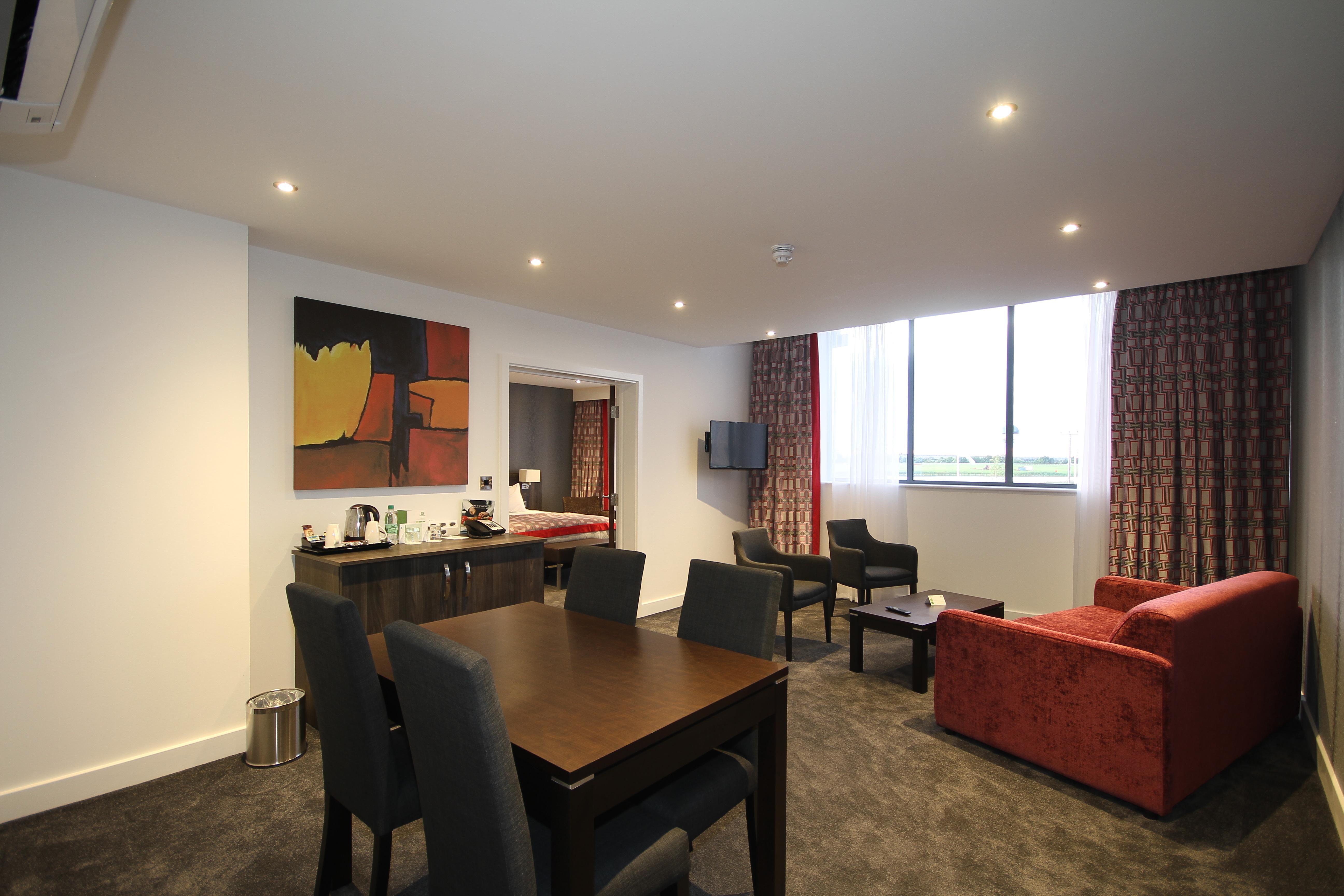 Holiday Inn Huntingdon Racecourse By Ihg Eksteriør bilde