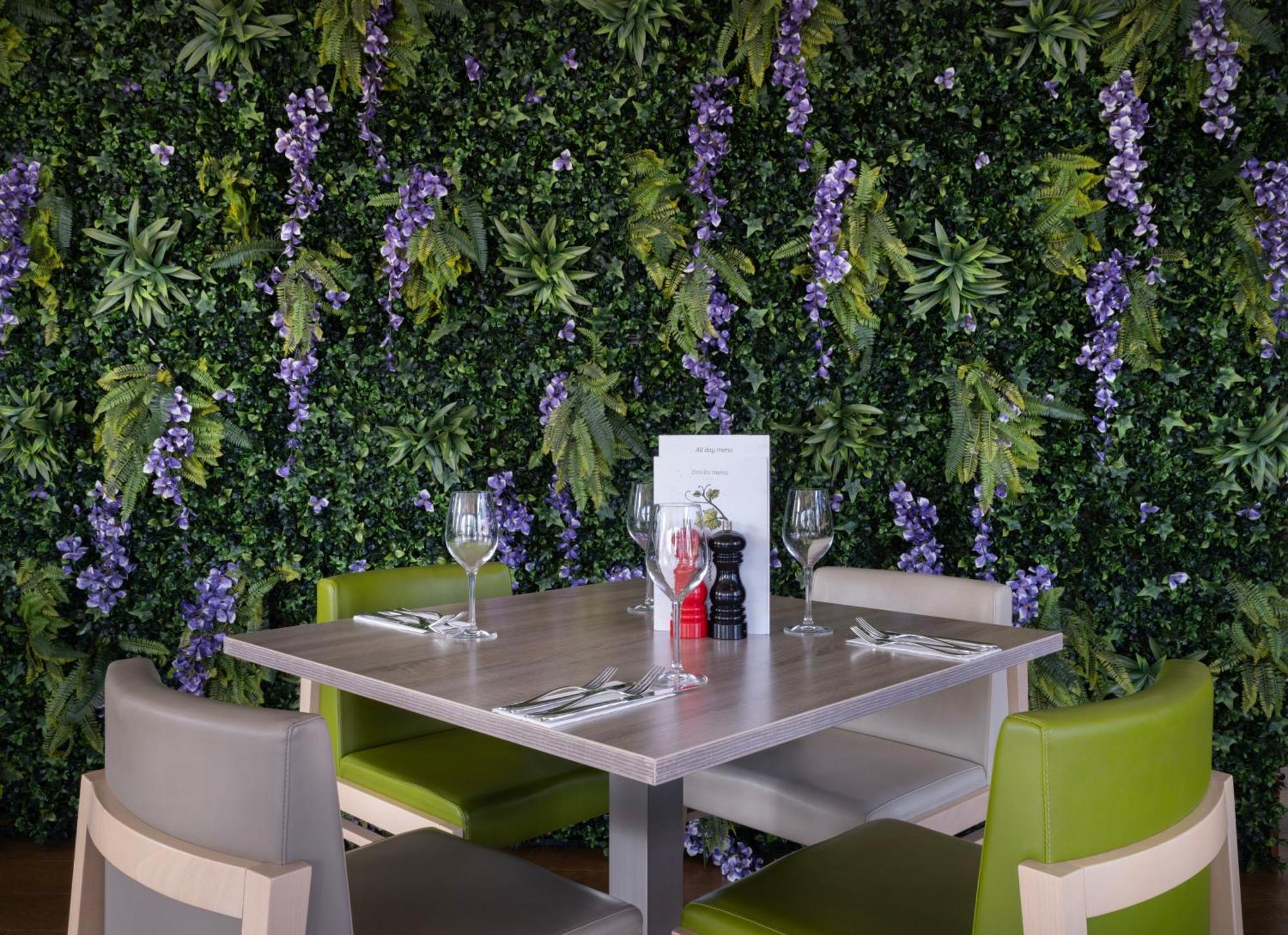 Holiday Inn Huntingdon Racecourse By Ihg Eksteriør bilde