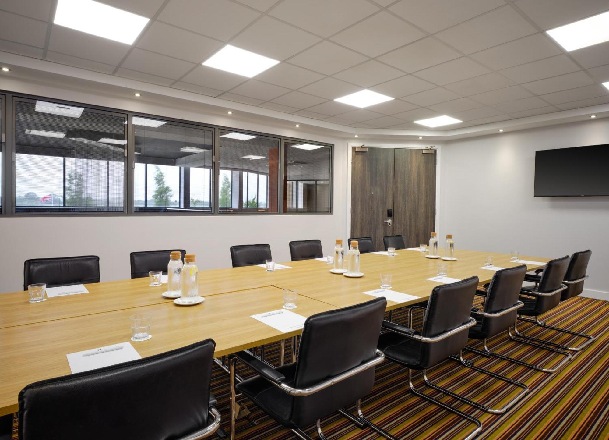 Holiday Inn Huntingdon Racecourse By Ihg Eksteriør bilde