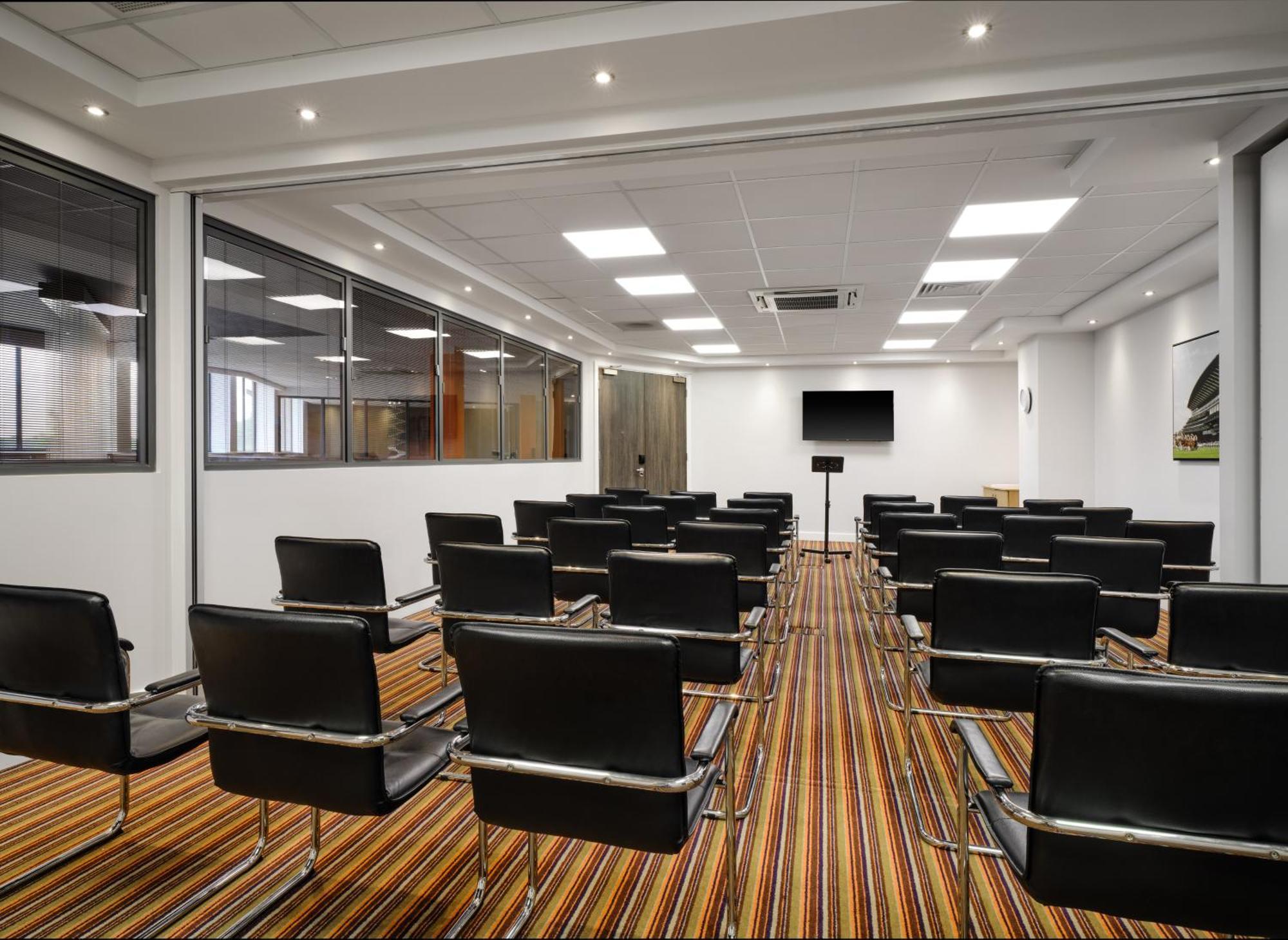 Holiday Inn Huntingdon Racecourse By Ihg Eksteriør bilde