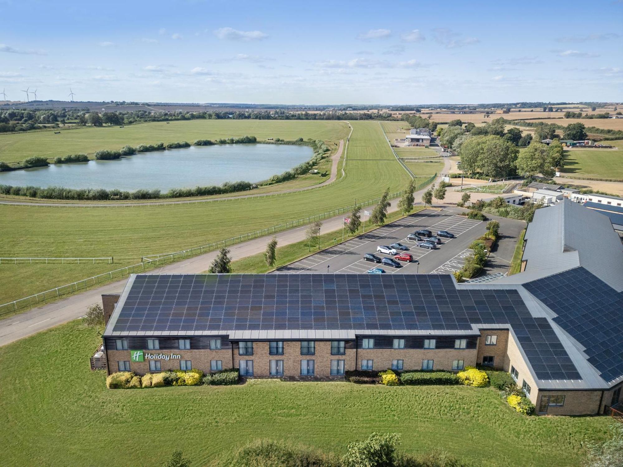 Holiday Inn Huntingdon Racecourse By Ihg Eksteriør bilde