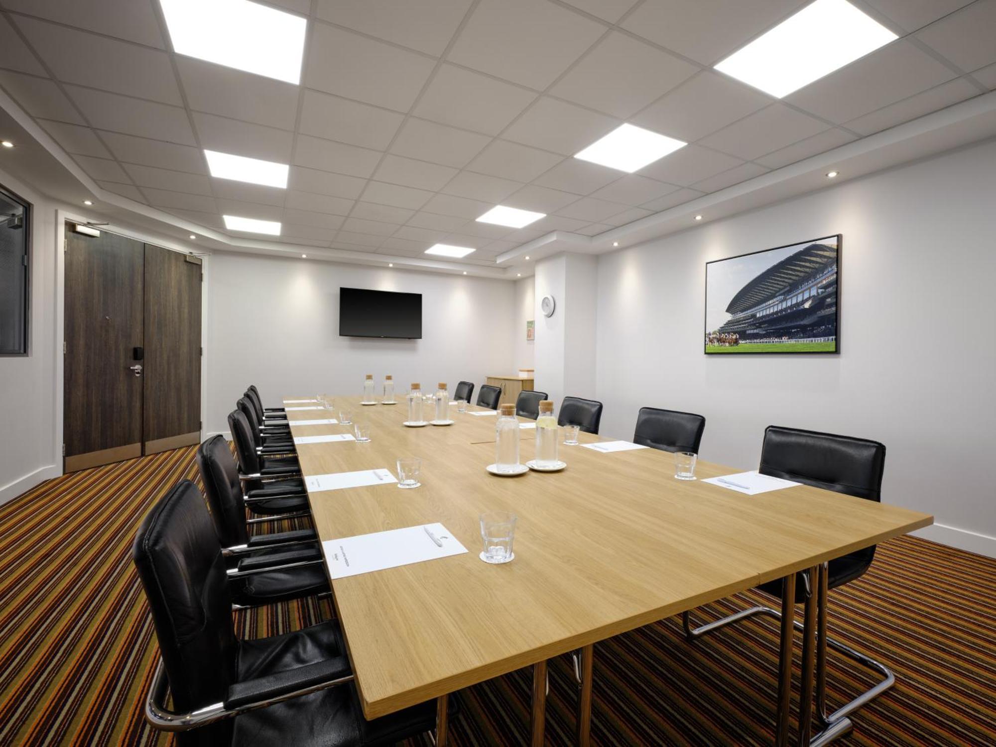Holiday Inn Huntingdon Racecourse By Ihg Eksteriør bilde