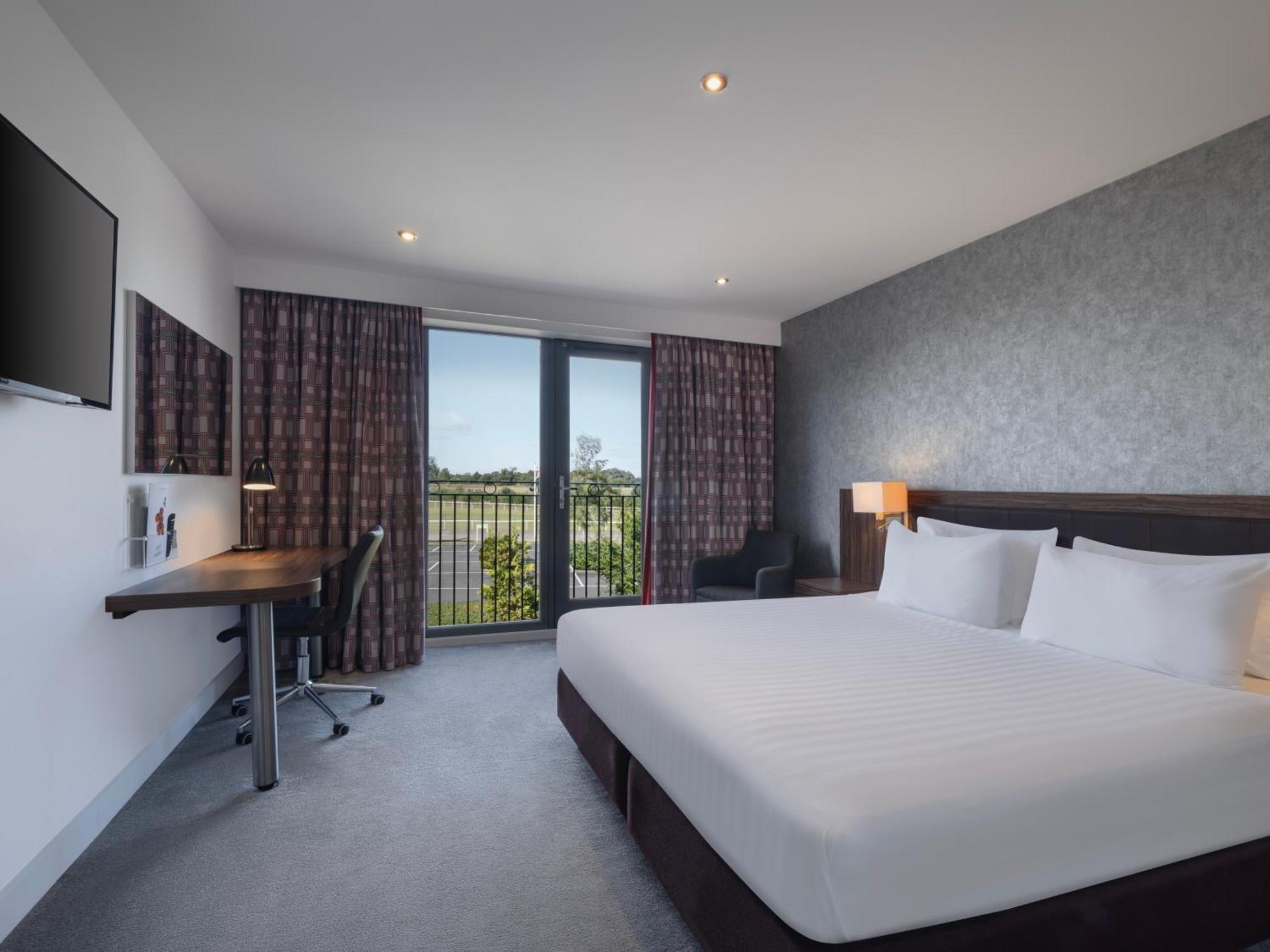 Holiday Inn Huntingdon Racecourse By Ihg Eksteriør bilde