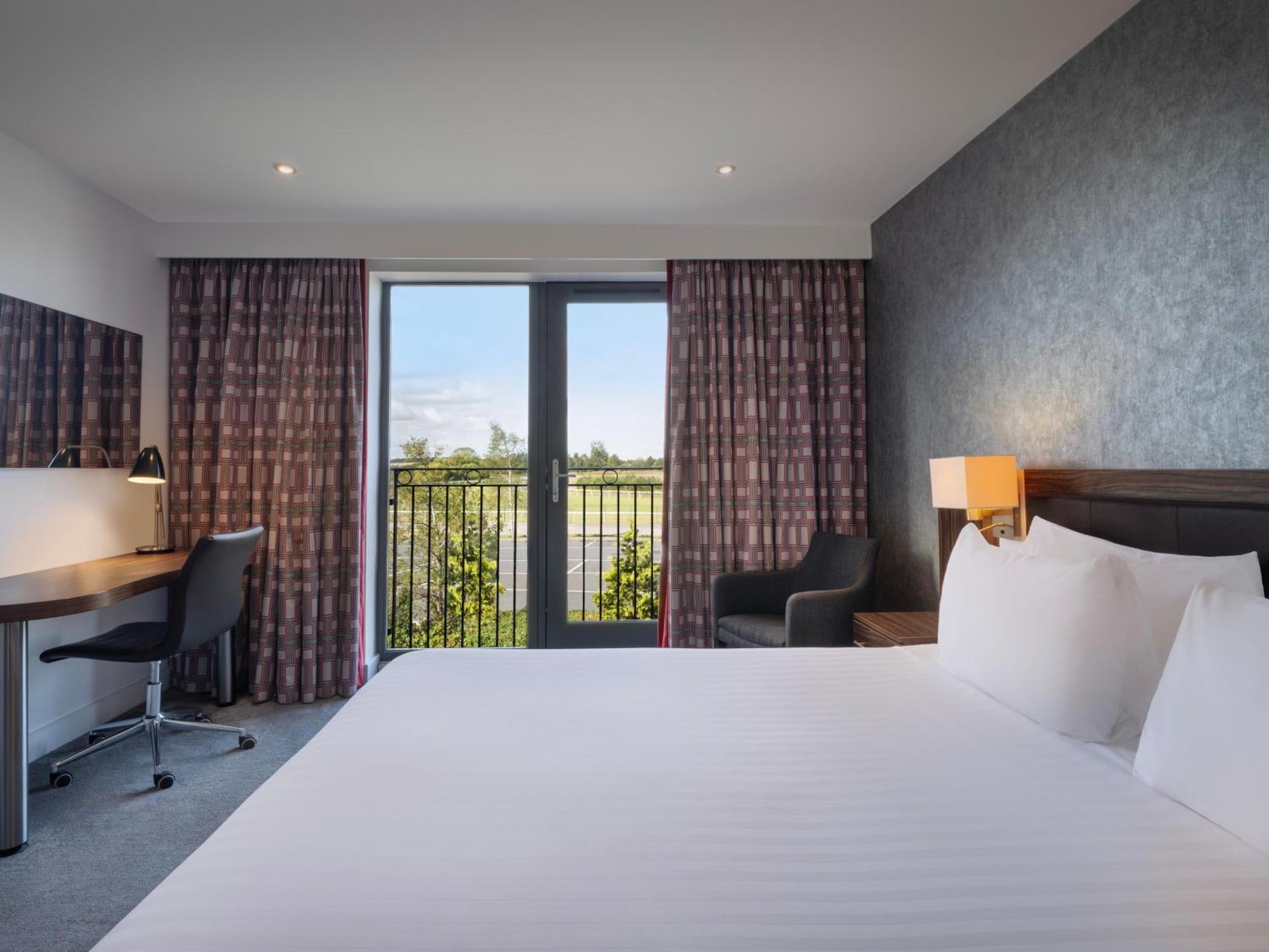 Holiday Inn Huntingdon Racecourse By Ihg Eksteriør bilde