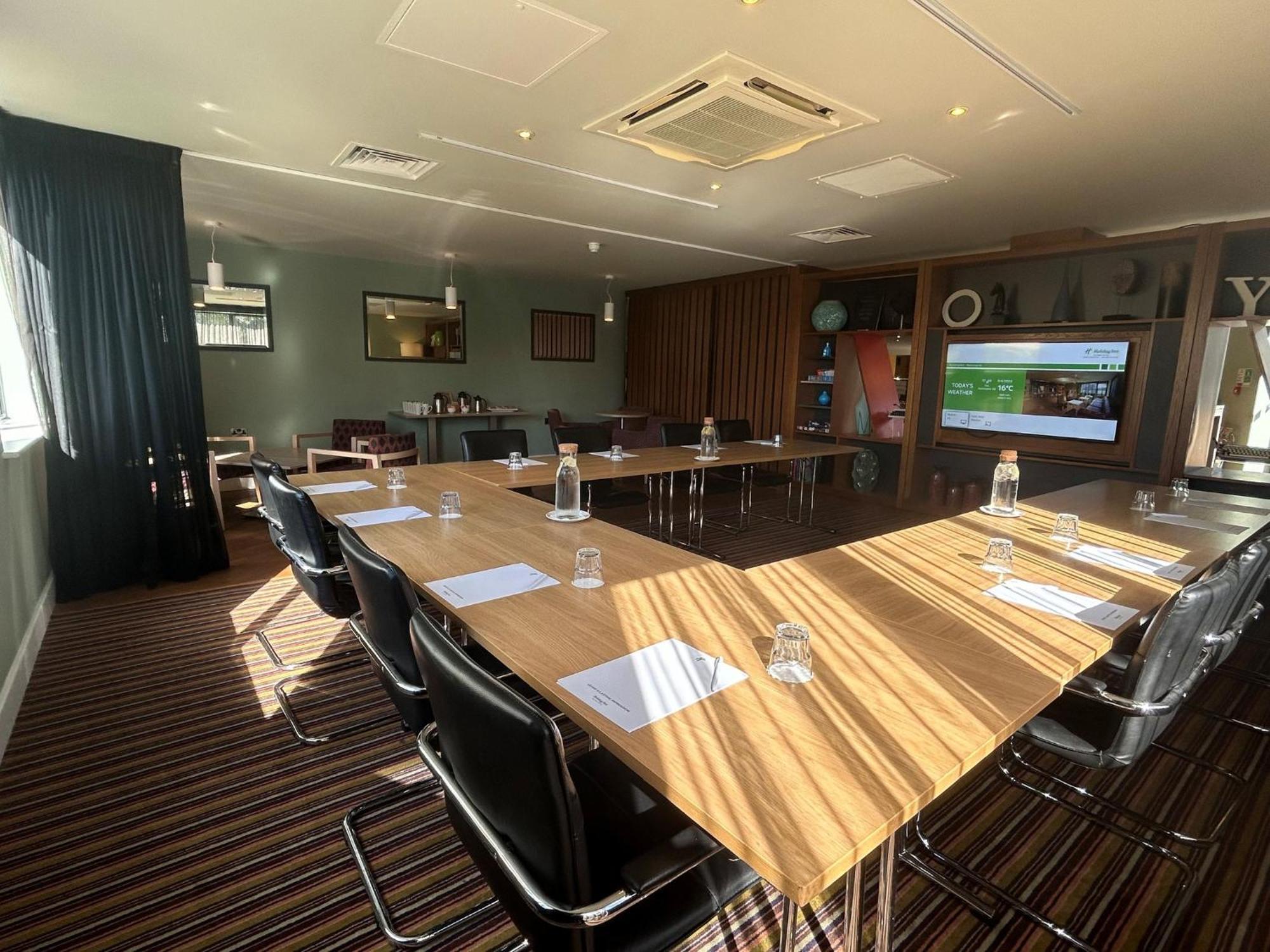 Holiday Inn Huntingdon Racecourse By Ihg Eksteriør bilde